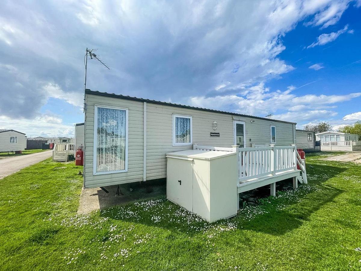 Lovely Caravan With Decking At Heacham Beach In Norfolk, Sleeps 6 Ref 21020C المظهر الخارجي الصورة
