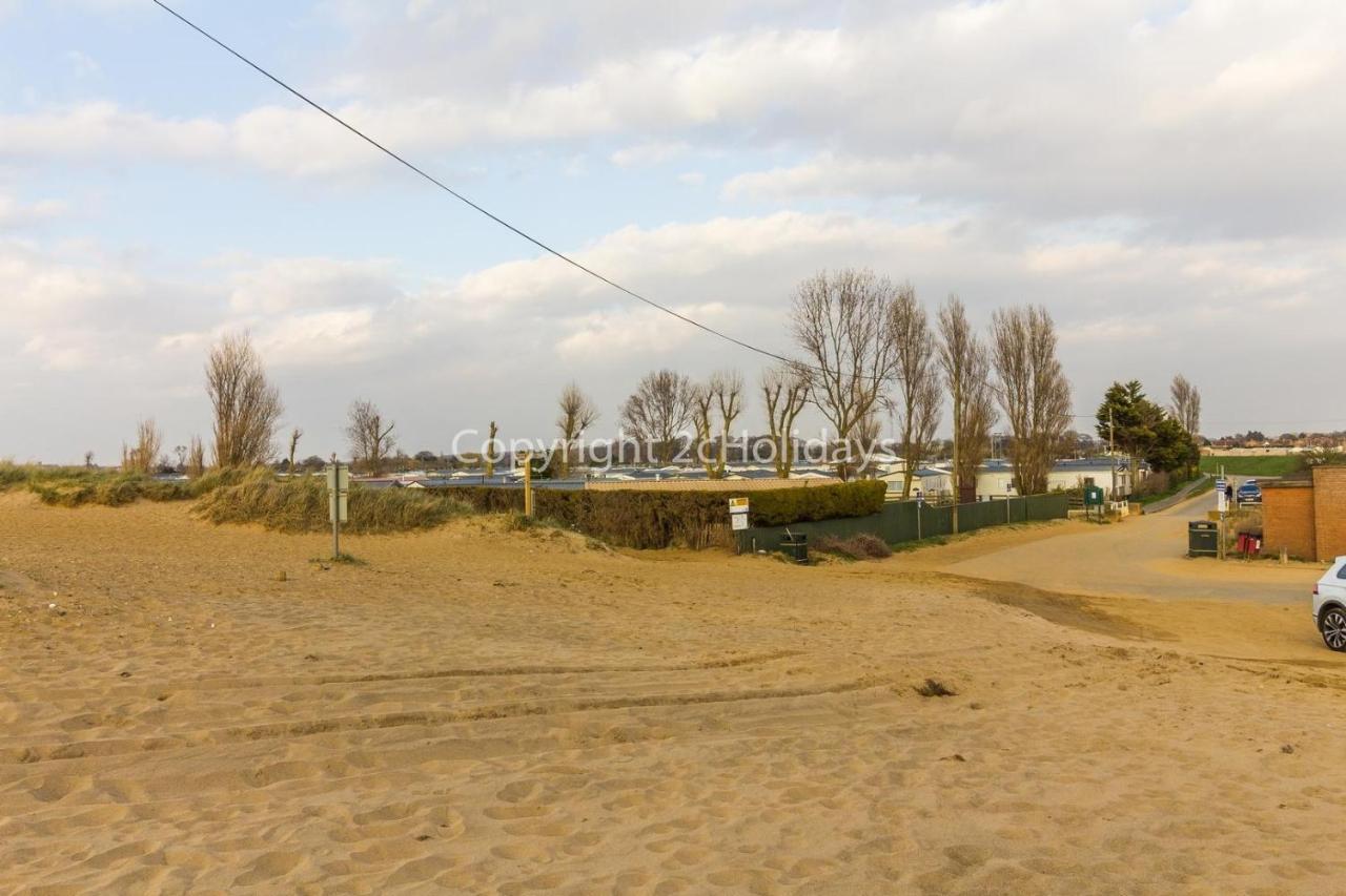 Lovely Caravan With Decking At Heacham Beach In Norfolk, Sleeps 6 Ref 21020C المظهر الخارجي الصورة